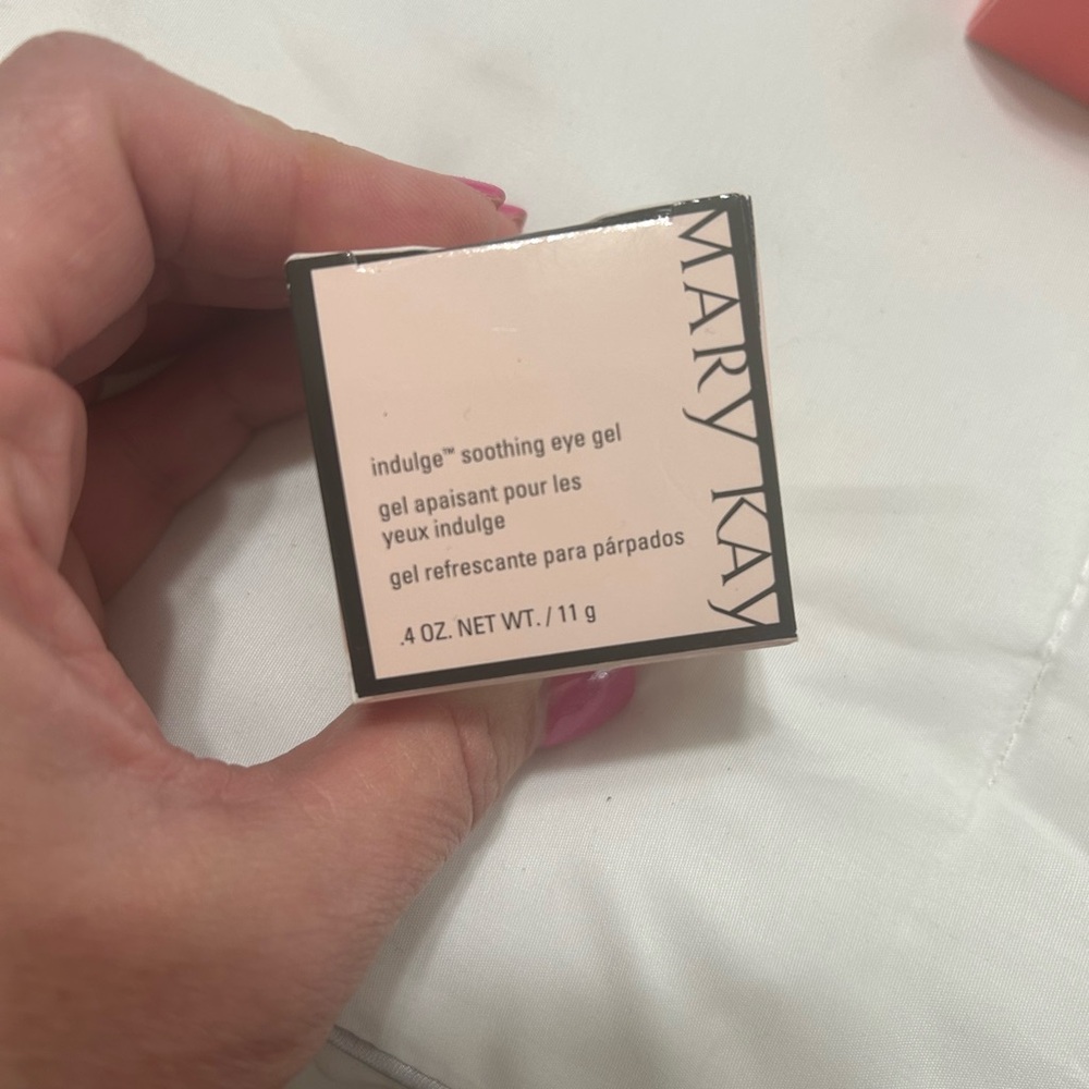 Mary Kay Indulge Soothing Eye Gel - Cream